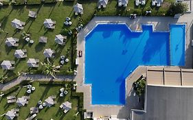 Marinos Beach Hotel